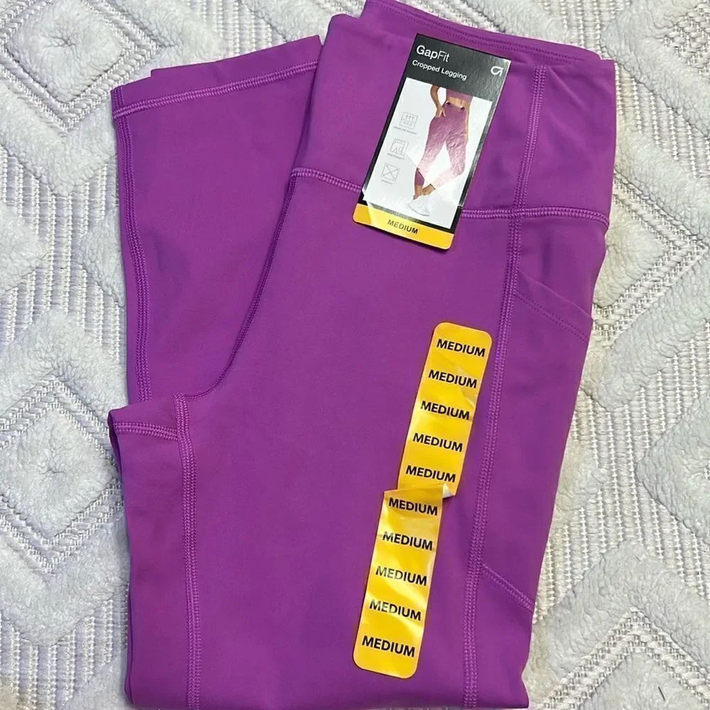 GAP - GapFit - Cropped Pocket Legging in Purple